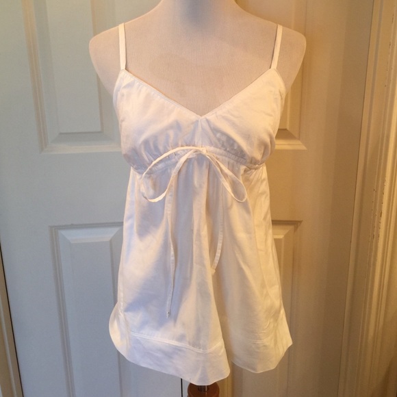 Gap white top