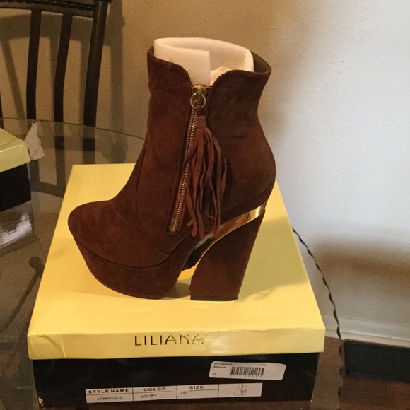 Suede boot