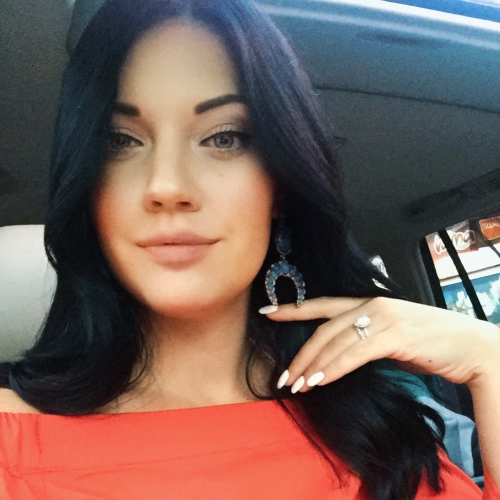 Meet your Posher, Andrea