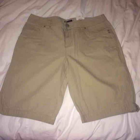NEW Sonoma Tan Adjustable Shorts