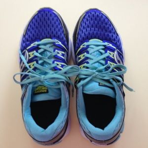 Saucony Sneakers Size 9.5