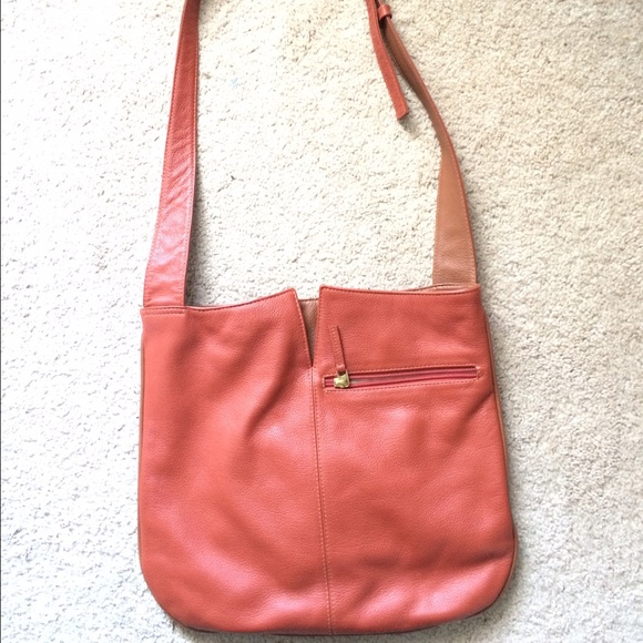 Leather shoulder bag