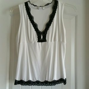 White house black market tank