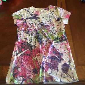 Maurice's colorful shirt