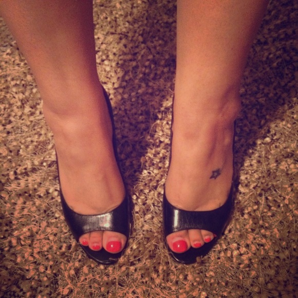 Bandolino Black Sling-back Peep Toe Heels