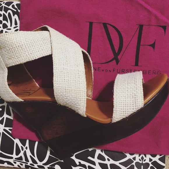 AUTHENTIC diane von furstenberg burlap wedges