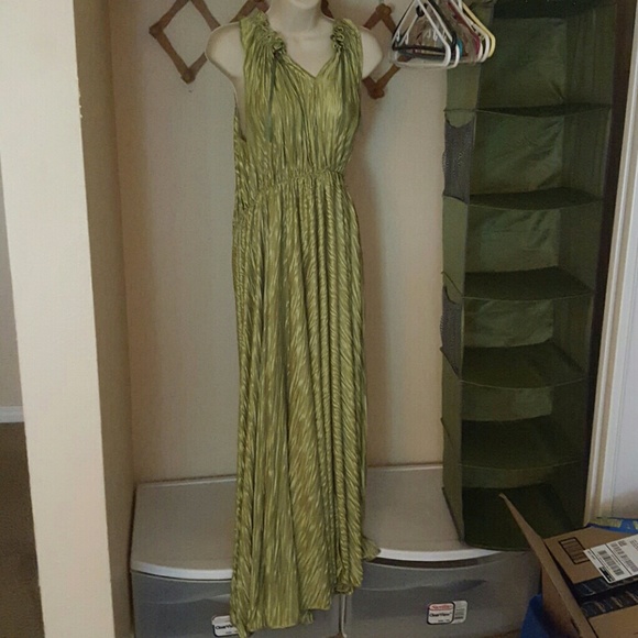 Long green dress with front slit