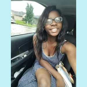 Meet your Posher, Markeela