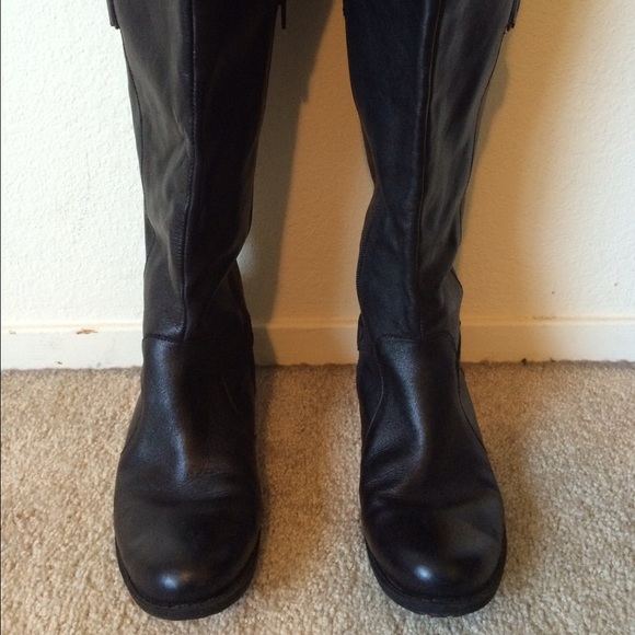 Black leather knee high boots. Size 8.