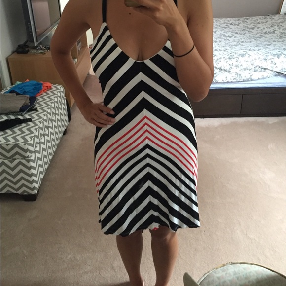 Bebe High-Low Chevron Striped Dress. Sz S. - Picture 4 of 6