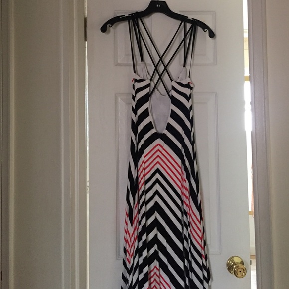 Bebe High-Low Chevron Striped Dress. Sz S. - Picture 5 of 6
