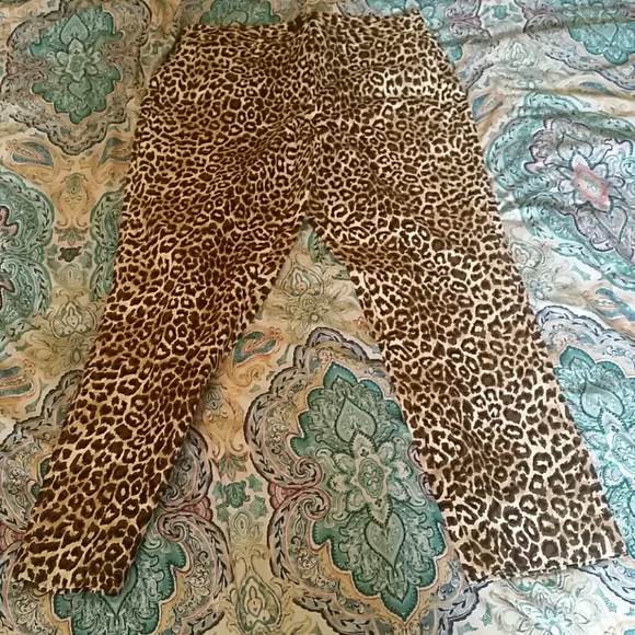 Leopard Ankle Length Crop Pants - Picture 1 of 4