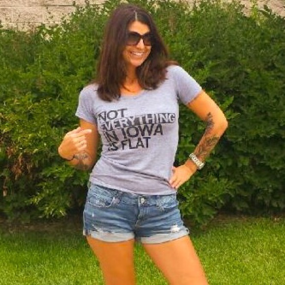 Meet Your Posher, Jen! - Picture 2 of 4