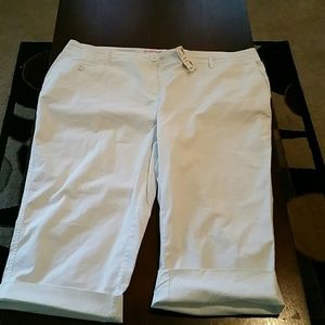 Womens Size 20 very cute Chino Capris