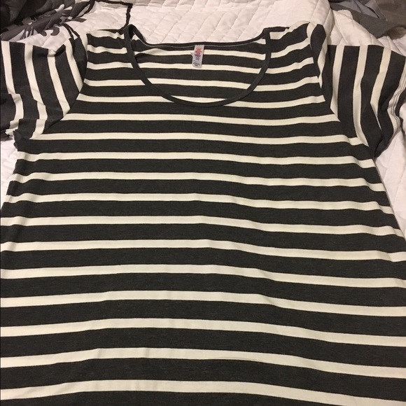 NWOT 2X Lularoe Classic