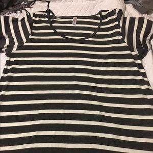 NWOT 2X Lularoe Classic