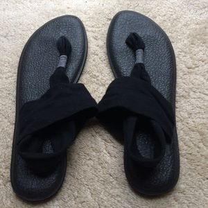 ❗️Black Sanuk shoes❗️