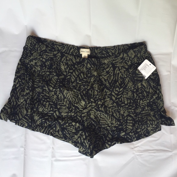 🌴 NWT Palm Print Culotte Shorts🌴