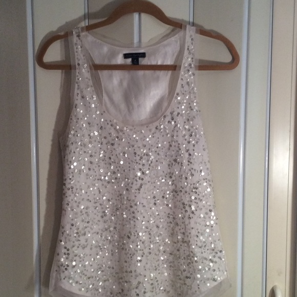 Sequined casual tank top.