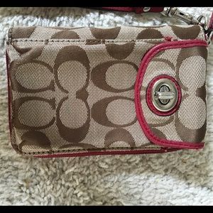Coach Signature Zip Wallet/Wristlet/Cell Case