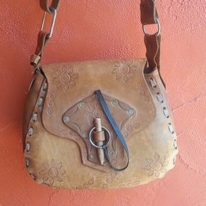 Super cute 70' Vintage boho leather saddlebag