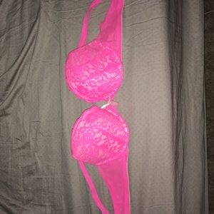 Gilly Hicks bra pink