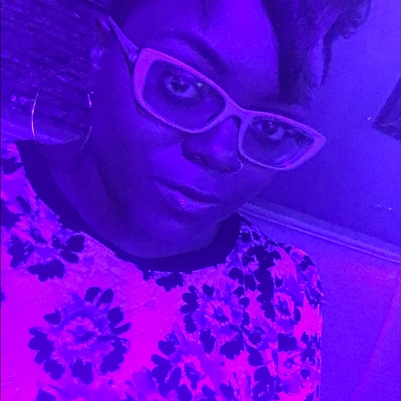 Meet your Posher, Elyssia