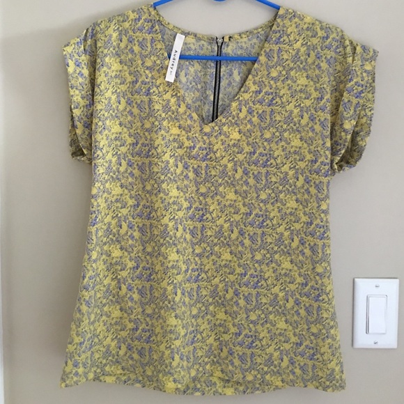 Subtle print, cool cut and a exposed zipper.