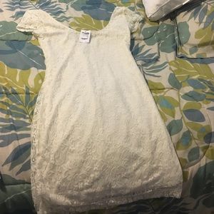 Size medium white lace dress never worn