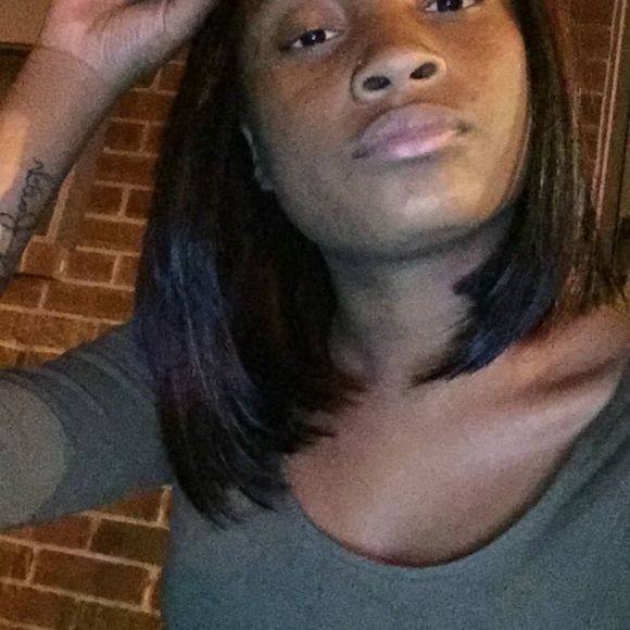 Meet your Posher, Jasminee