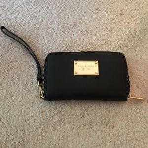 Michael Kors Wristlet
