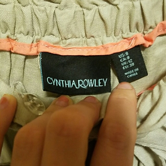 Cynthia Rowley beige shorts!!! Size 8! NWOT! - Picture 3 of 4