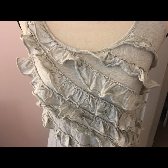 Banana Republic ruffled tank - Picture 2 of 3