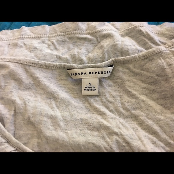 Banana Republic ruffled tank - Picture 3 of 3