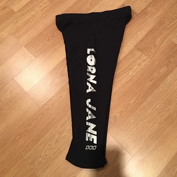 Lorna Jane capris large