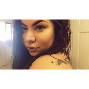 Meet your Posher, Carolina