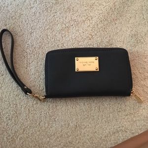 Michael Kors Wristlet- navy