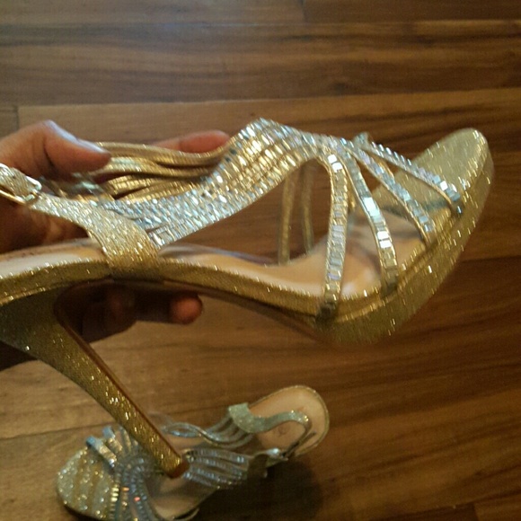 Gold open toe heels - Picture 2 of 2