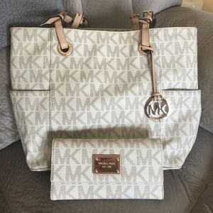 Michael Kors Tote & Wallet