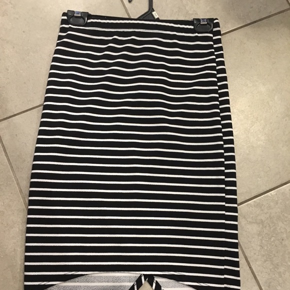 Black and white pencil skirt!