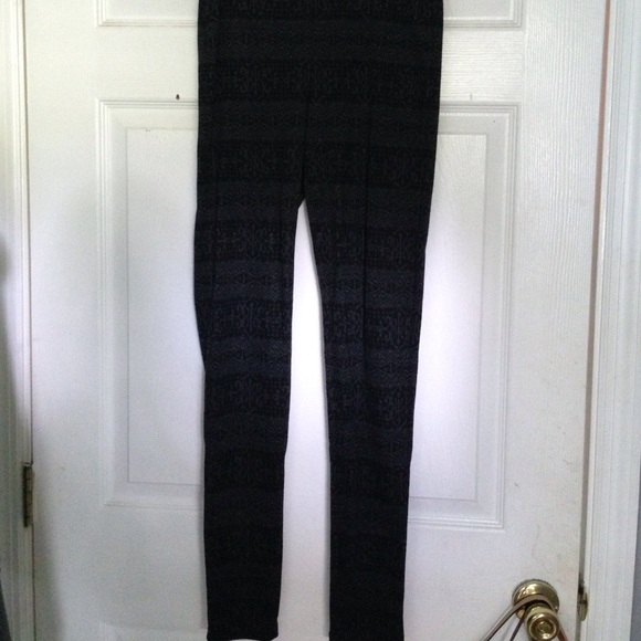 Black design leggings