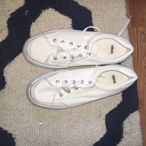 White platform sneakers