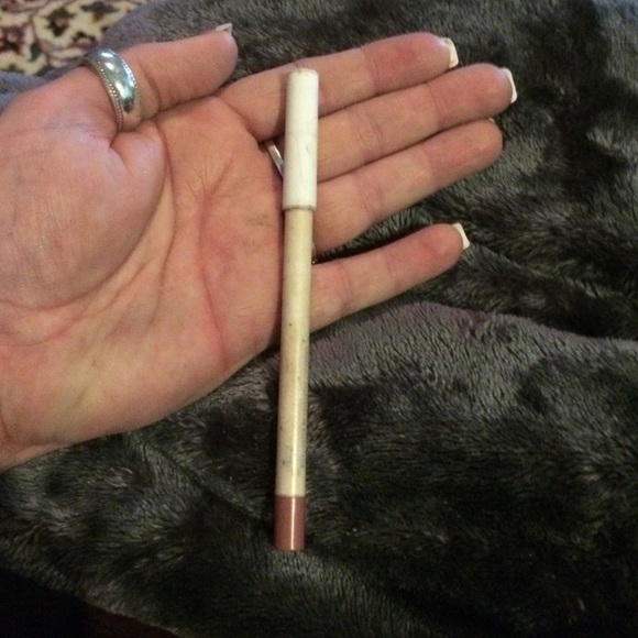 *** IN SEARCH OF *** Colourpop Lip Liner
