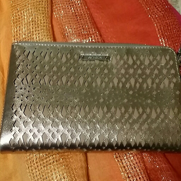 Stella and dot clutch