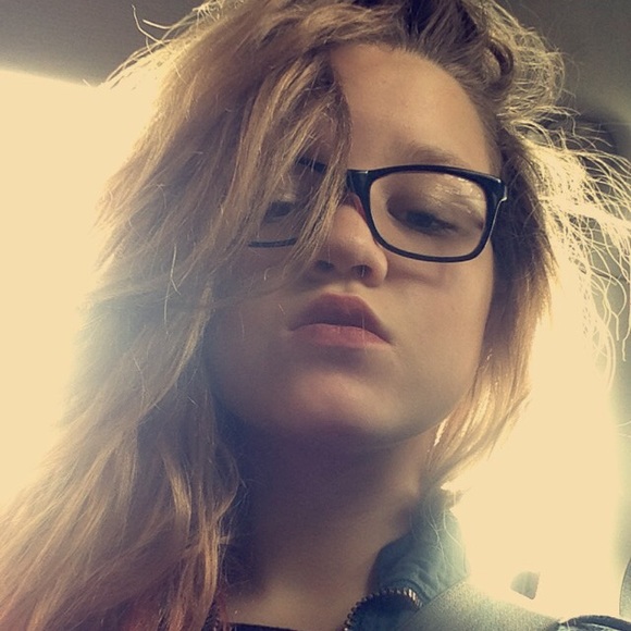 Meet your Posher, Aspen - Picture 1 of 1