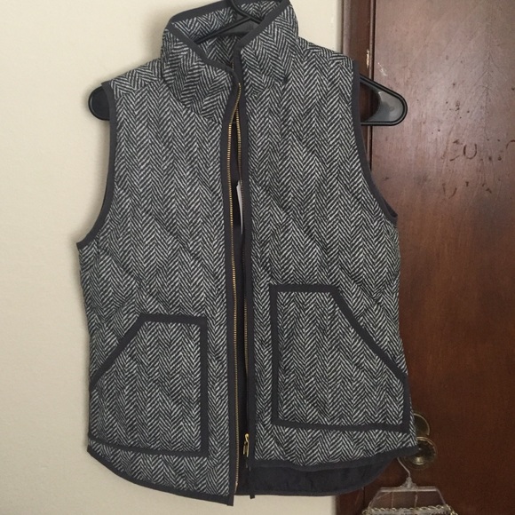 JCrew herringbone vest in grey!