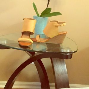 NWT Versona wedges with 3.5 inch heel