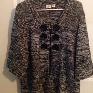Black and white sweater pullover