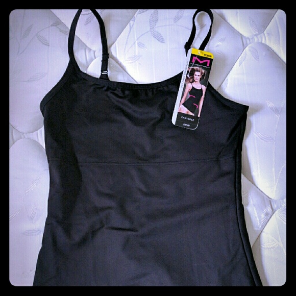 NWT!!! BLACK Maidenform smoothing camisole