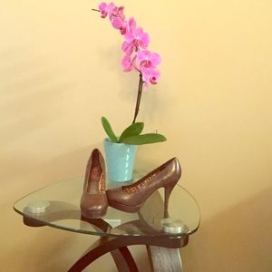 Kenneth Cole Unlisted brown leather heels